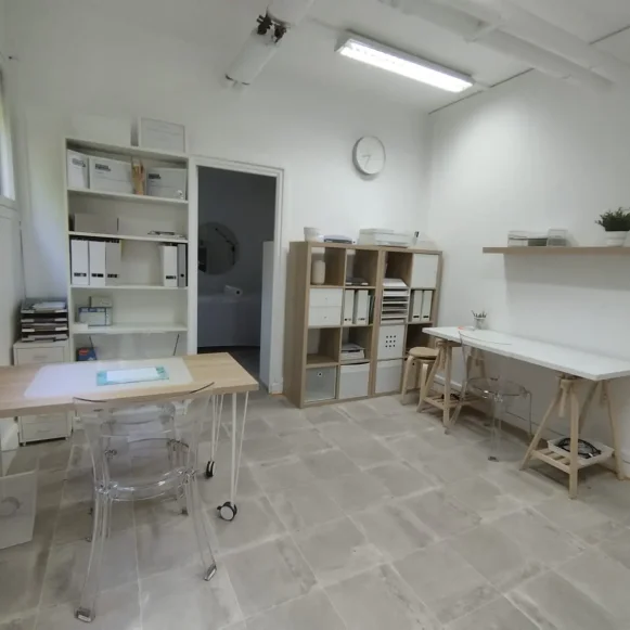 Bureau privé 24 m² 5 postes Coworking Avenue Jean Moulin Montreuil 93100 - photo 3