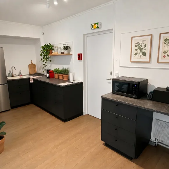 Bureau privé 25 m² 6 postes Coworking Cours d'Alsace-et-Lorraine Bordeaux 33000 - photo 5