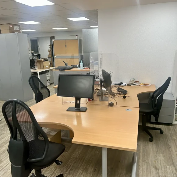 Espace indépendant 220 m² 30 postes Location bureau Rue Philippe de Girard Paris 75018 - photo 8