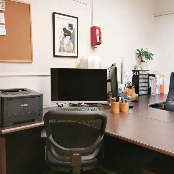 Open Space  1 poste Location bureau Boulevard de Stalingrad Châtillon 92320 - photo 1