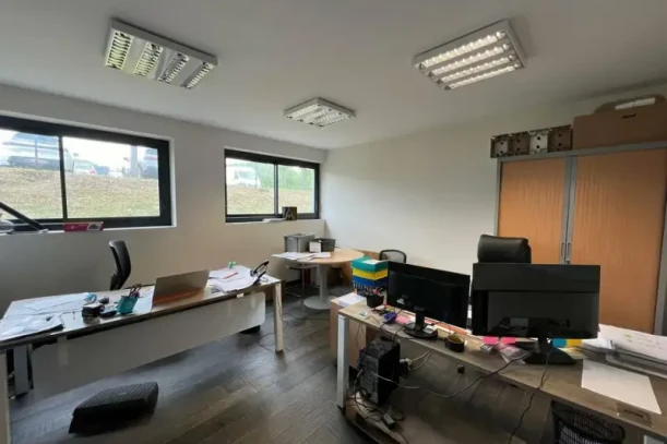 Espace indépendant - 16130 - 80 postes - 6000€