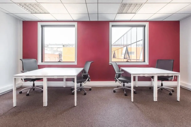 Bureau privé - 06200 - 7 postes - 2275€