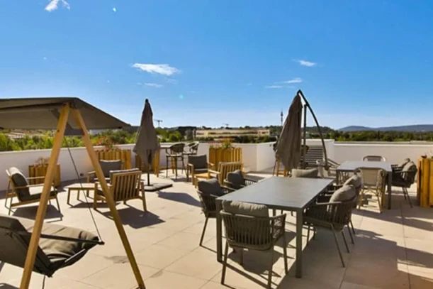 Bureau privé - 34080 - 2 postes - 709€