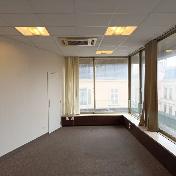 Bureau privé 15 m² 3 postes Coworking Rue d'Angiviller Versailles 78000 - photo 2