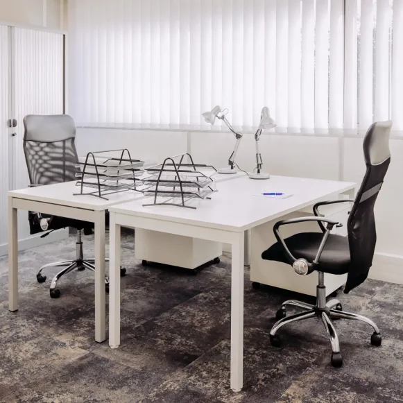 Bureau privé 21 m² 3 postes Location bureau Chemin de la Crabe Toulouse 31300 - photo 2