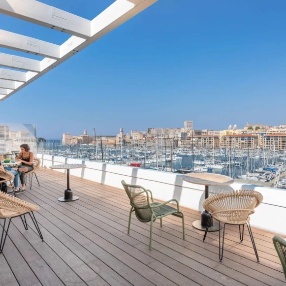 Open Space  150 postes Location bureau Quai de Rive Neuve Marseille 13007 - photo 11