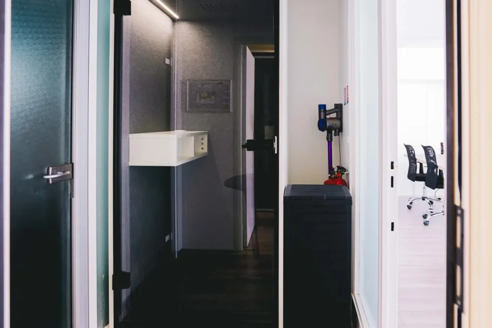 Espace indépendant - 75010 - 23 postes - 2300€