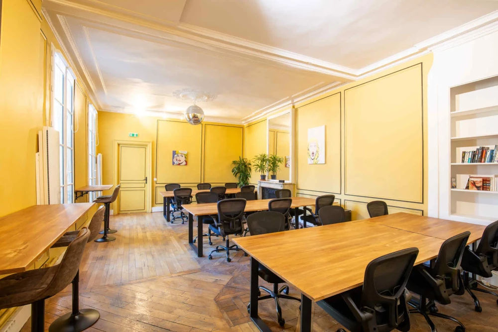 Espace indépendant - 75010 - 18 postes - 7900€