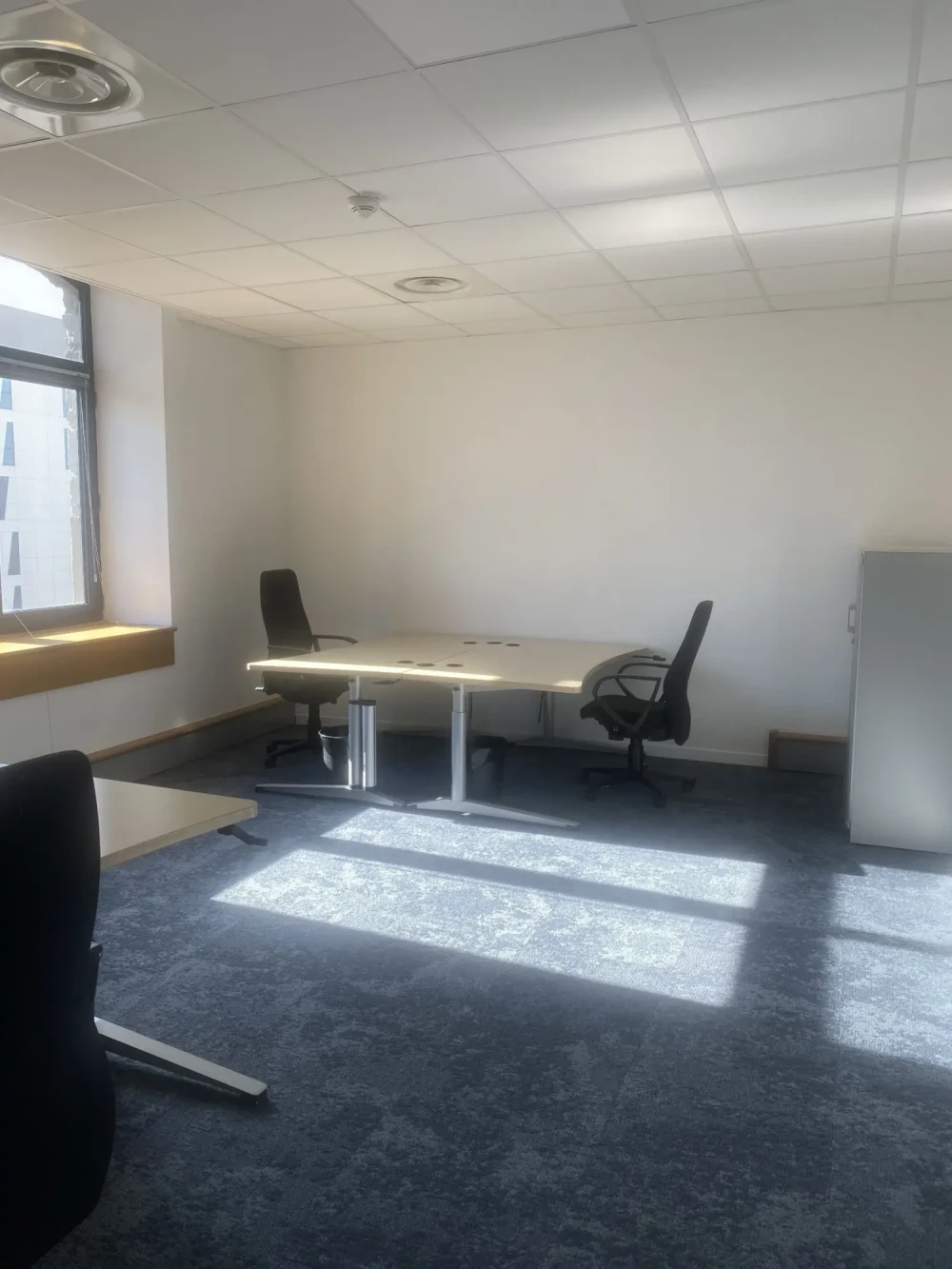 Bureau privé - 13002 - 3 postes - 1215€