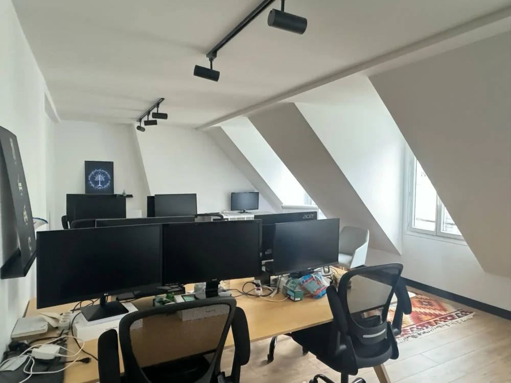 Espace indépendant - 75003 - 16 postes - 8500€