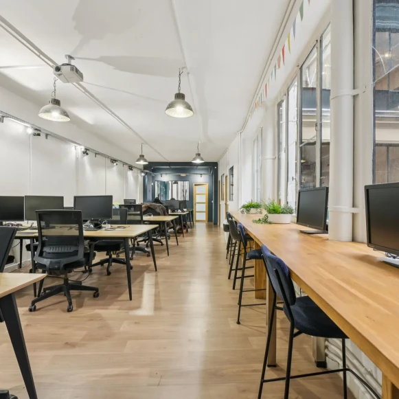 Espace indépendant 191 m² 40 postes Location bureau Rue des Petites Écuries Paris 75010 - photo 6