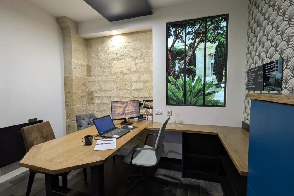 Bureau privé - 33000 - 2 postes - 899€