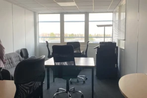 Open Space - 73370 - 6 postes - 245€