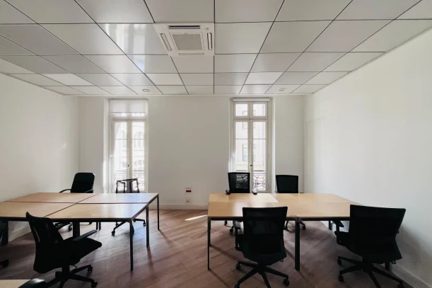 Bureau privé - 13001 - 8 postes - 3120€