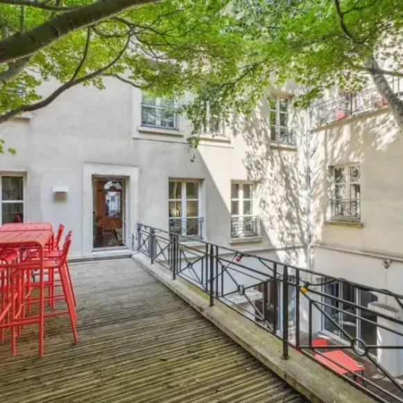 Bureau privé 36 m² 12 postes Location bureau Rue Henry Monnier Paris 75009 - photo 1