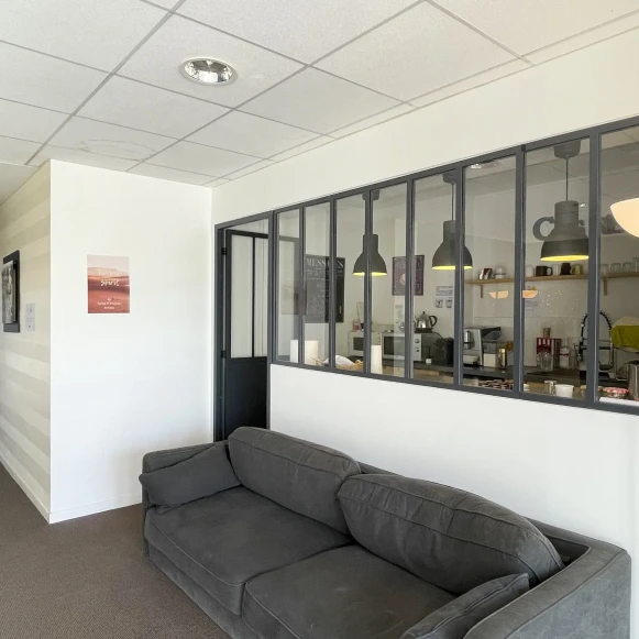 Bureau privé 30 m² 4 postes Location bureau  Feucherolles 78810 - photo 6