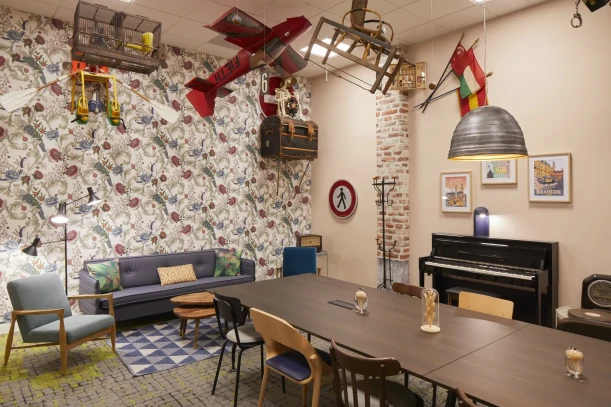 Bureau privé - 59800 - 6 postes - 2400€