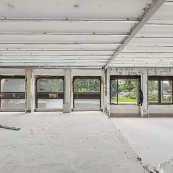 Espace indépendant 325 m² 38 postes Location bureau Cours Albert 1er Paris 75008 - photo 2