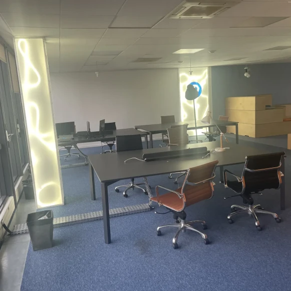 Bureau privé 100 m² 18 postes Location bureau Avenue Pasteur Montreuil 93100 - photo 10