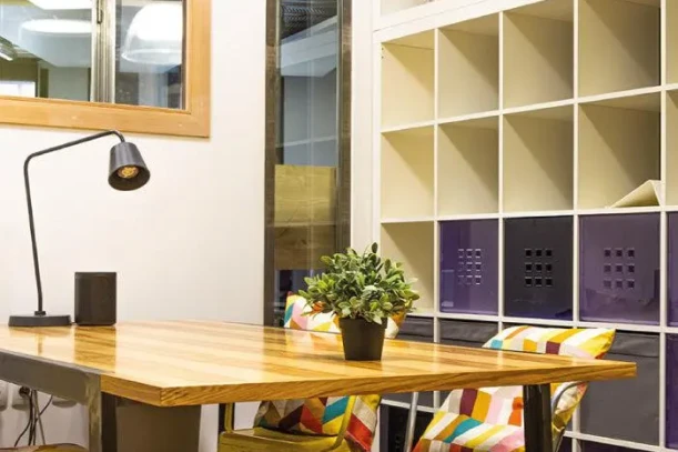 Bureau privé - 42000 - 3 postes - 650€