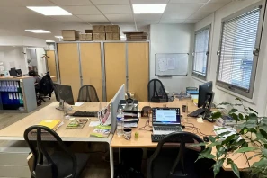 Espace indépendant - 75018 - 30 postes - 4900€