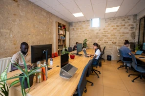 Open Space - 75006 - 5 postes - 380€