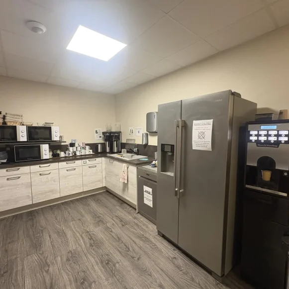 Bureau privé 14 m² 4 postes Location bureau Rue Marcel Mérieux Lyon 69007 - photo 4