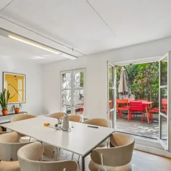 Bureau privé 36 m² 12 postes Location bureau Rue Henry Monnier Paris 75009 - photo 6