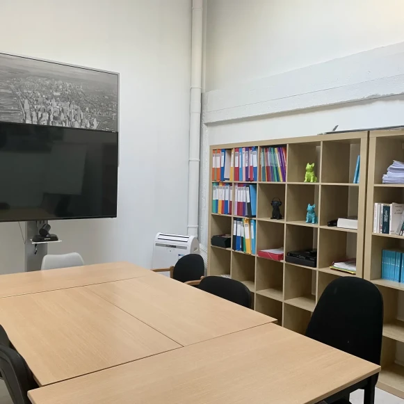 Bureau privé 50 m² 4 postes Location bureau Rue du Cherche-Midi Paris 75006 - photo 4