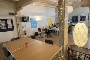 Open Space - 13007 - 1 poste - 150€