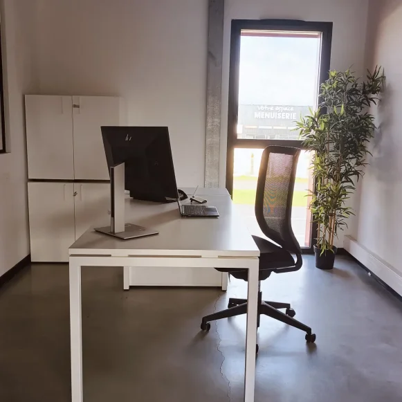 Bureau privé 13 m² 2 postes Coworking Allée Alexander Bell Noyal-Châtillon-sur-Seiche 35230 - photo 2