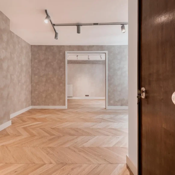 Espace indépendant 35 m² 6 postes Location bureau Rue du Faubourg Saint-Honoré Paris 75008 - photo 1