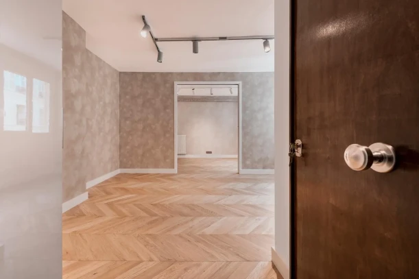 Espace indépendant - 75008 - 6 postes - 2200€