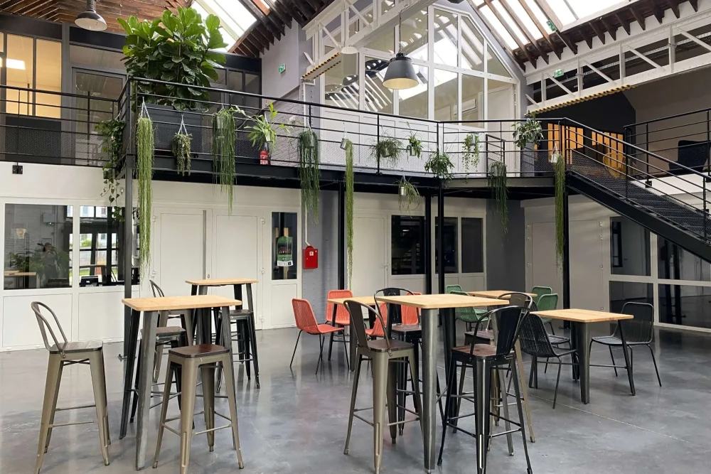 Open Space - 62220 - 16 postes - 155€