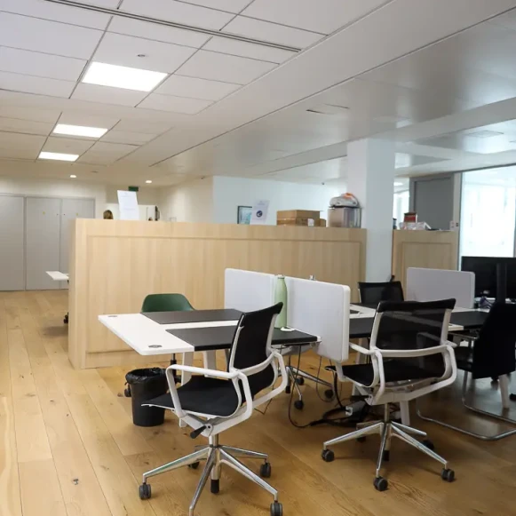 Bureau privé 40 m² 10 postes Coworking Rue Saint-Fiacre Paris 75002 - photo 1