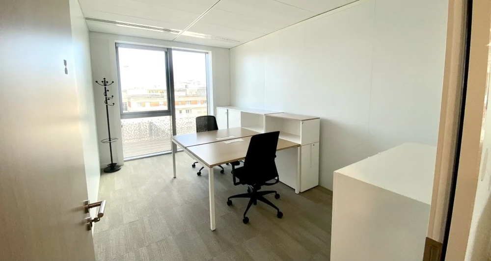 Open Space - 92500 - 1 poste - 299€