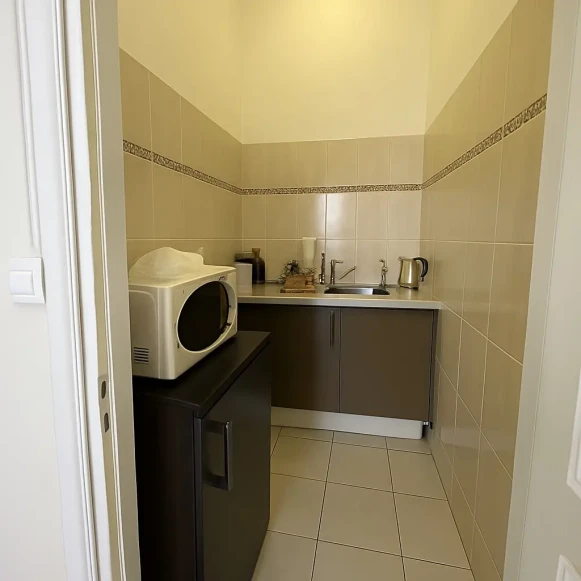 Bureau privé 12 m² 2 postes Location bureau Rue Gioffredo Nice 06000 - photo 4