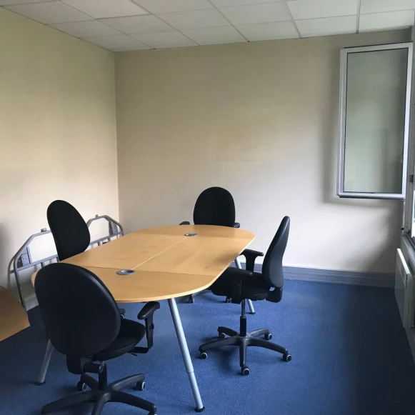 Bureau privé 21 m² 5 postes Coworking Rue de Reuilly Paris 75012 - photo 3