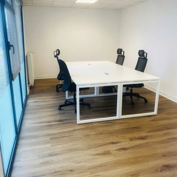 Espace indépendant 53 m² 10 postes Coworking Rue Pierre Duhaa Bruges 33520 - photo 4