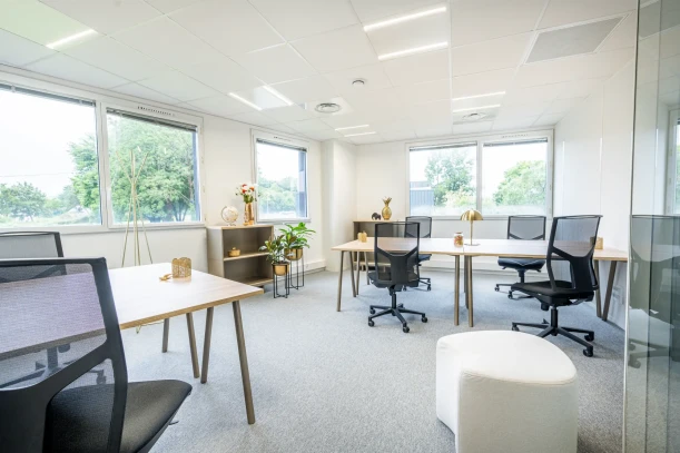 Bureau privé - 35170 - 6 postes - 1277€