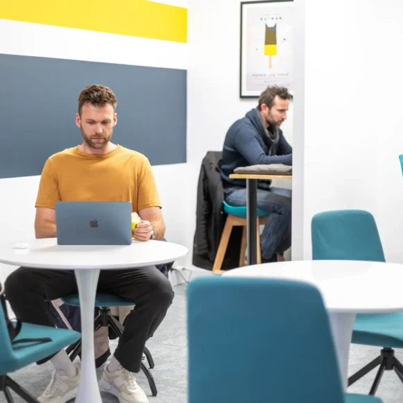 Bureau privé 80 m² 15 postes Coworking Rue Evariste Galois Biot 06410 - photo 1