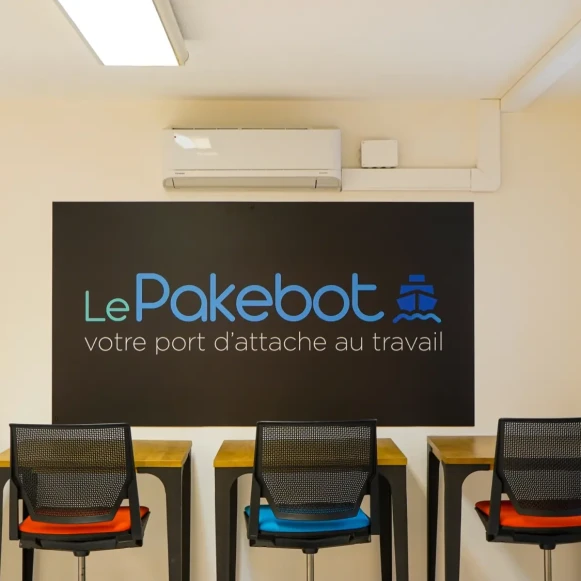 Open Space  20 postes Coworking Boulevard Clemenceau Saint-Brieuc 22000 - photo 3