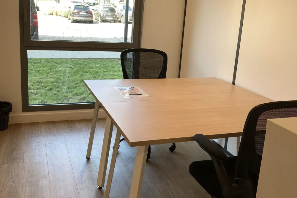 Bureau privé - 38200 - 2 postes - 550€