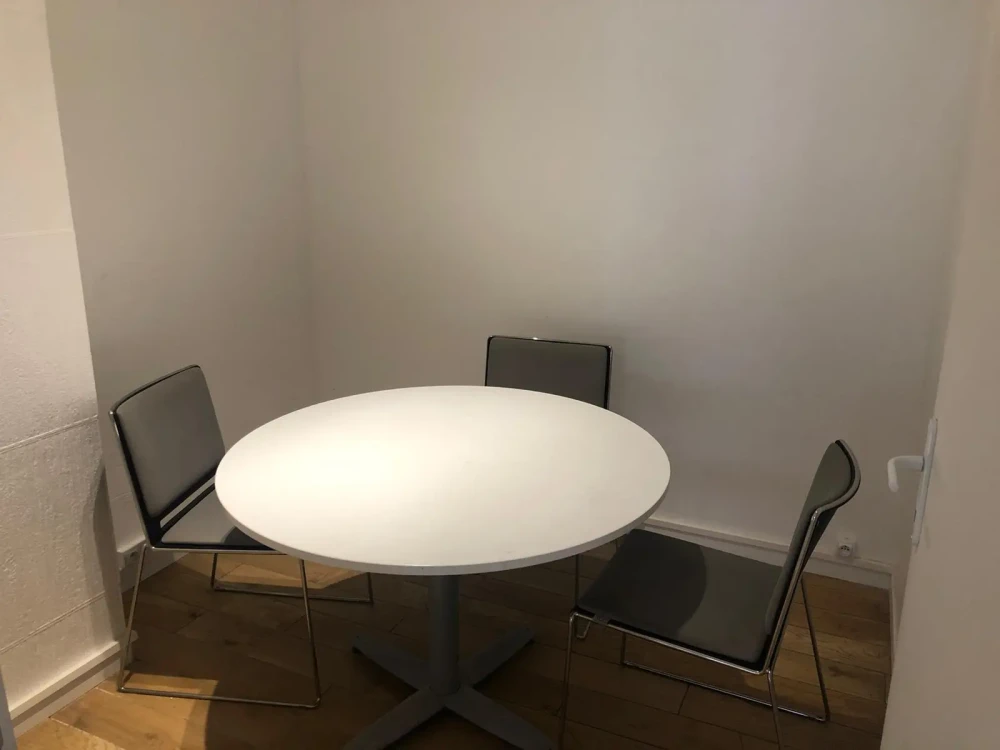 Espace indépendant - 93400 - 24 postes - 5500€