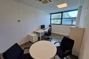 Bureau privé - 78180 - 2 postes - 620€
