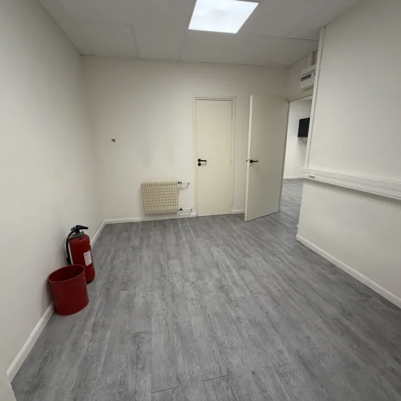 Espace indépendant 40 m² 10 postes Coworking Boulevard Richard-Lenoir Paris 75011 - photo 2