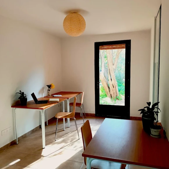 Bureau privé 13 m² 4 postes Location bureau Boulevard Léglize Marseille 13004 - photo 1