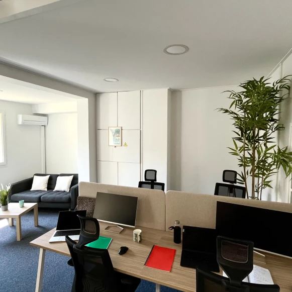 Espace indépendant 110 m² 24 postes Coworking Cours Saint-Louis Bordeaux 33300 - photo 2