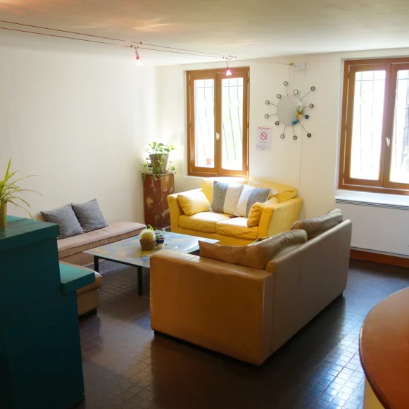 Bureau privé 25 m² 6 postes Coworking Rue Stephenson Paris 75018 - photo 5