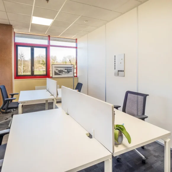 Bureau privé 10 m² 1 poste Coworking Impasse de La Ravoire Epagny Metz-Tessy 74370 - photo 1